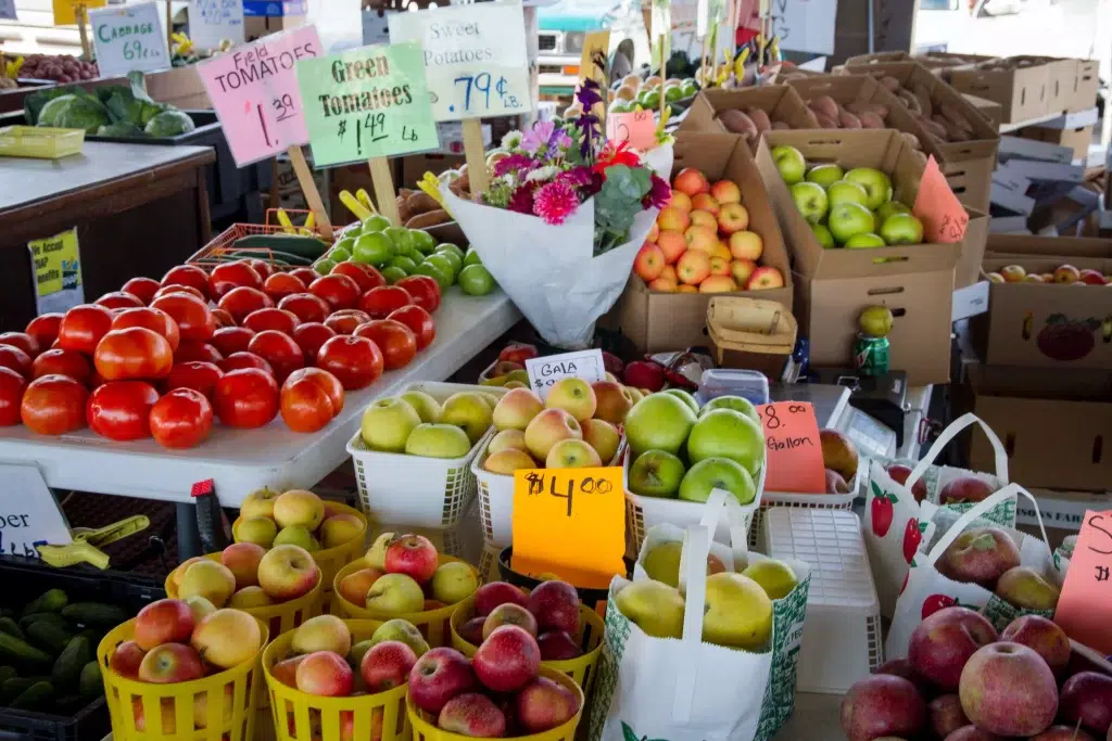 Variety of fruits with prices.